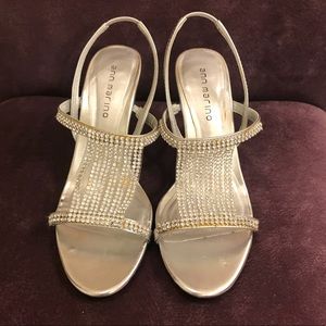 Ann Marino Hibachi metallic silver / rhinestone sandals